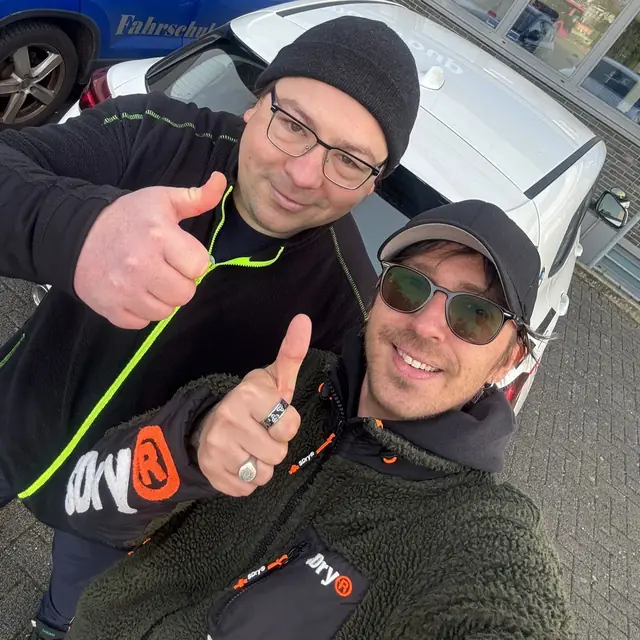 Christian nach der bestandenen Führerscheinprüfung
