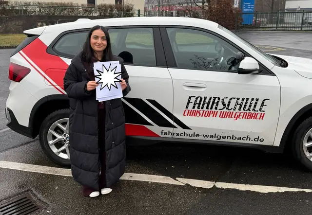 Dilan nach der bestandenen Führerscheinprüfung