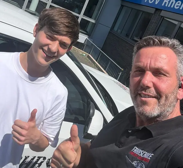 Max nach der bestandenen Führerscheinprüfung