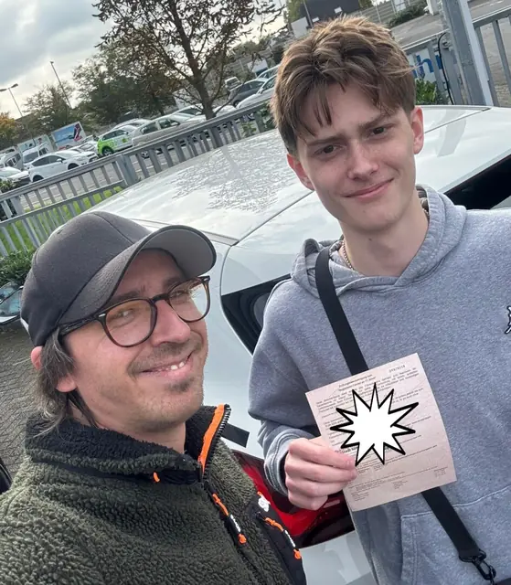 Max nach der bestandenen Führerscheinprüfung