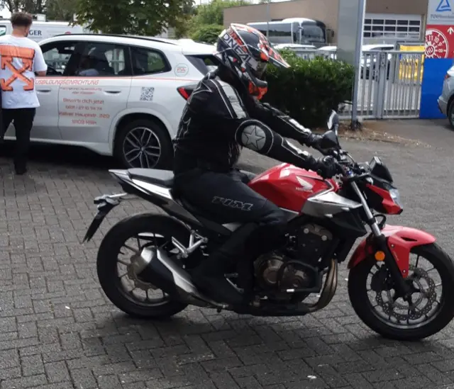 Max nach der bestandenen Führerscheinprüfung