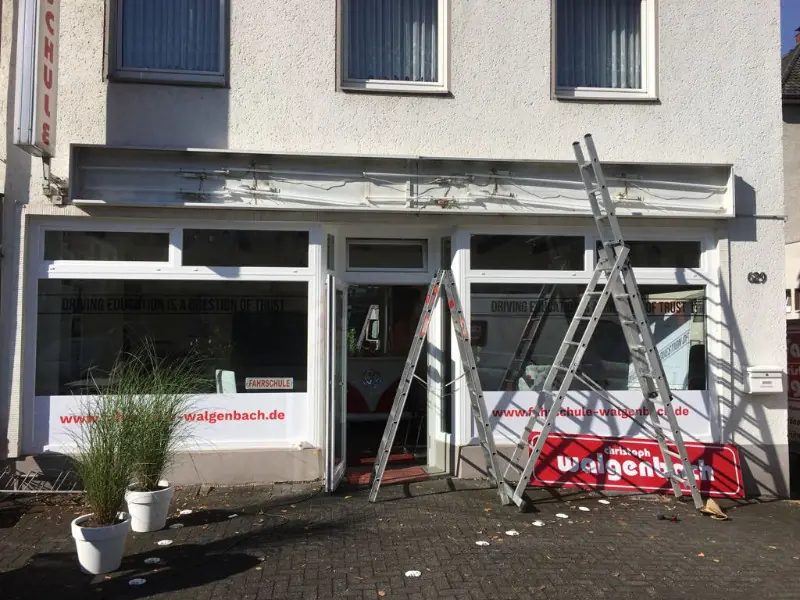 Wenn alles runter ist... – Renovierung unserer Filiale Köln